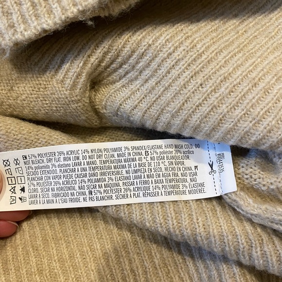 Forever 21 with Purpose Cardigan - Picture 5 of 6
